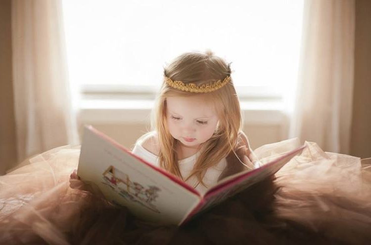 Ευγ. Τριβιζάς: «Τα ακατάλληλα παιδικά βιβλία μπορεί να είναι τοξικά για την παιδική ψυχή»