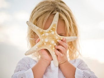 Το πώς παίζει ένα παιδί με την άμμο δείχνει στοιχεία της προσωπικότητάς του