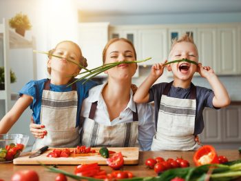 Η μέθοδος Montessori στη διατροφή - και πώς να την ακολουθήσετε στο σπίτι