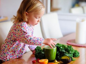 10 κανόνες για να τρώει σωστά το παιδί - Μια μαμά και μια διατροφολόγος συστήνουν!