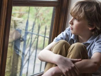 9 κακές συνήθειες της καθημερινότητας που επηρεάζουν εμάς και τα παιδιά μας