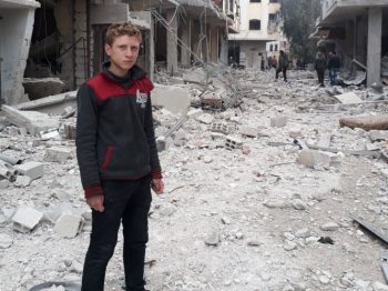 «Μας σκοτώνει η σιωπή σας»: Ο 15χρονος που μεταδίδει στο Twitter τη φρίκη στη Γούτα