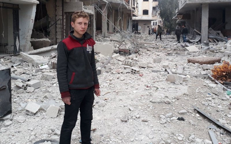 «Μας σκοτώνει η σιωπή σας»: Ο 15χρονος που μεταδίδει στο Twitter τη φρίκη στη Γούτα