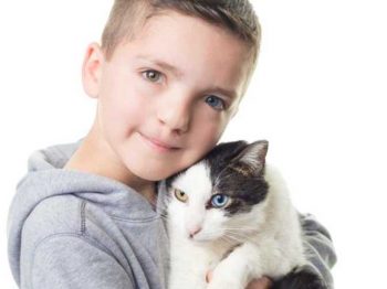 Ο 7χρονος Madden δεχόταν bullying για την εμφάνισή του μέχρι που βρήκε ένα γάτο ίδιο με αυτόν