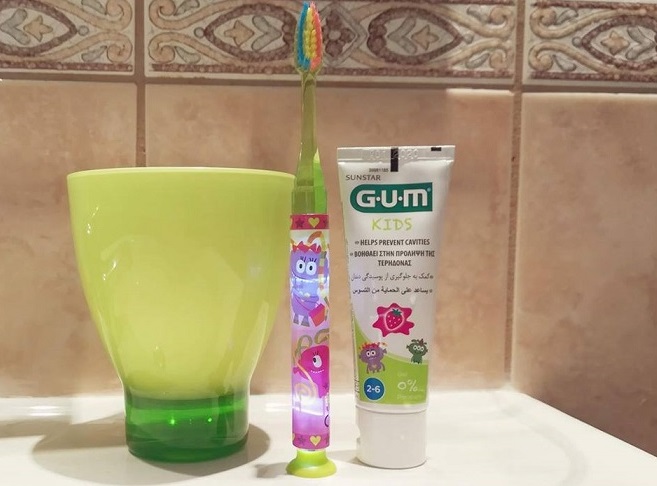 5 tips για να γλιτώσετε από τη ... μάχη της οδοντόβουρτσας με τα παιδιά σας