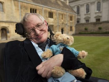 Stephen Hawking απεβίωσε
