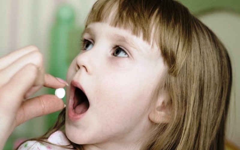 Σταματήστε να δίνετε φάρμακα στα παιδιά σας για ψύλλου πήδημα!