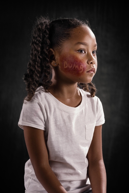 Η λεκτική βία δεν διαφέρει από τη σωματική | 12 φωτογραφίες μας το υπενθυμίζουν
