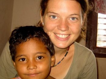 Μητέρα 200 ορφανών: η 23χρονη που αποφάσισε να αλλάξει τον κόσμο και το έκανε πράξη 