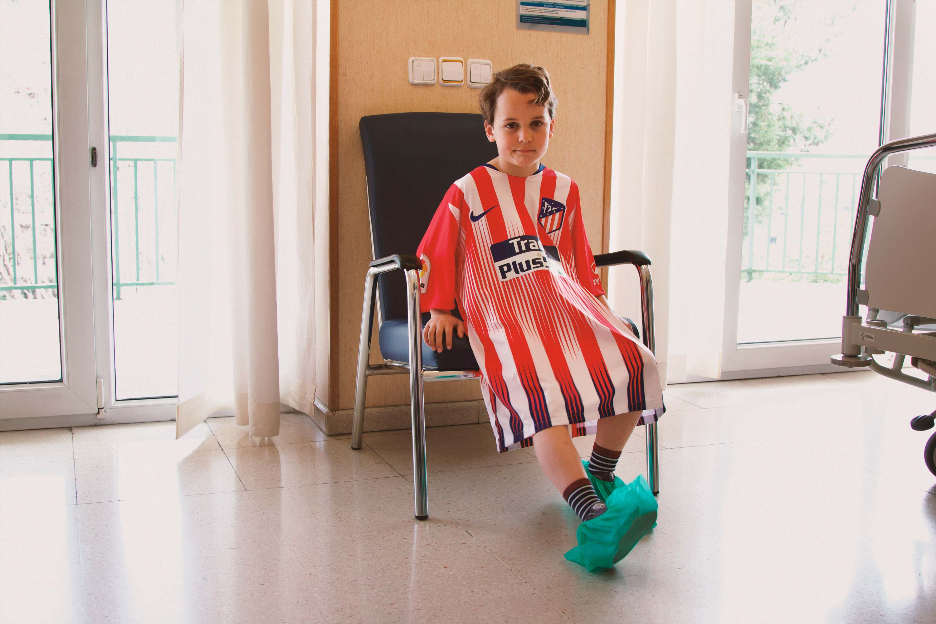 Νοσοκομείο στην Ισπανία έχει πλέον ρόμπες για τα παιδιά από τις φανέλες των ομάδων τους
