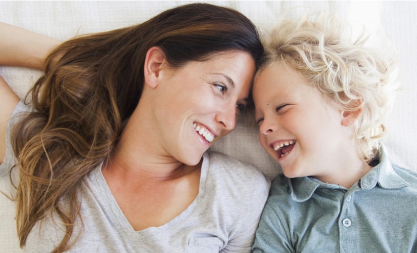 7 πράγματα που είναι καλό να έχουν υπόψη οι γονείς που μεγαλώνουν μόνοι τα παιδιά τους