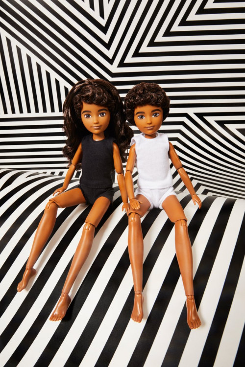 H Mattel λάνσαρε την πρώτη στον κόσμο κούκλα ουδέτερου φύλου