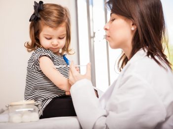 παιδί που δεν έχει εμβολιαστεί