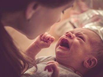 Κανένα σήμα στον κόσμο δεν προκαλεί τόσο έντονη ανταπόκριση σε μια μητέρα όσο το κλάμα του μωρού της