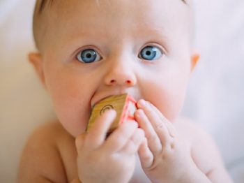 12 πράγματα που δεν φαντάζεστε ότι μπορεί να κάνει το μωρό σας στην ηλικία των 0-3 μηνών