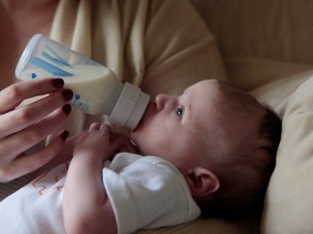 Γερμανία: Δημιουργία τραπεζών μητρικού γάλακτος: Μια "δωρεά" από μητέρα σε μητέρα