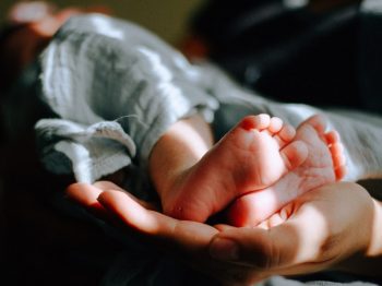 Πάτρα: Πρόωρη καισαρική σε 23χρονη με covid για να σωθεί το μωρό