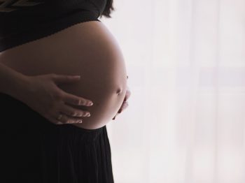 Τι συμβαίνει με τον κορονοϊό και τα έμβρυα | Στοιχεία από τις γεννήσεις στην Ελλάδα