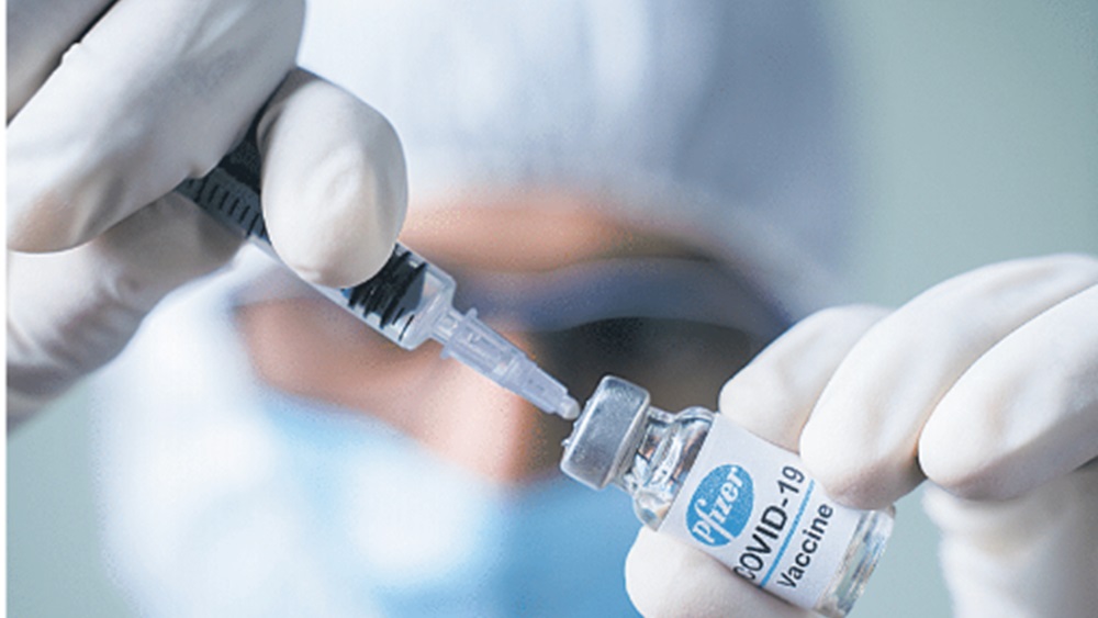 New York Times | Ο FDA έτοιμος να εγκρίνει το εμβόλιο των Pfizer/BioNTech για τις ηλικίες 12-15