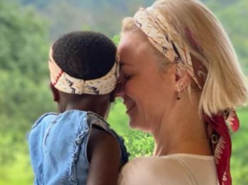 "Πρώτη φορά μαμά" - το συγκινητικό μήνυμα της Χριστίνας Κοντοβά με την μικρή Έιντα