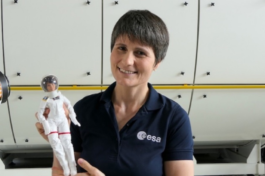 H νέα barbie φέρει το όνομα Ιταλίδας αστροναύτη και πέταξε στο διάστημα μαζί της