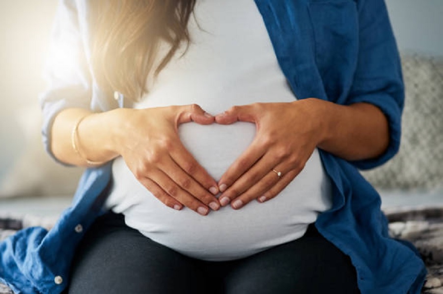 Έγκυος με κορωνοϊό βγήκε από τη ΜΕΘ - «Έκαναν τα πάντα για να με κρατήσουν στη ζωή»