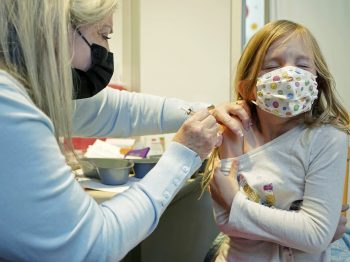 Την Παρασκευή 10 Δεκεμβρίου ανοίγει η πλατφόρμα για τον εμβολιασμό των παιδιών 5-11 ετών