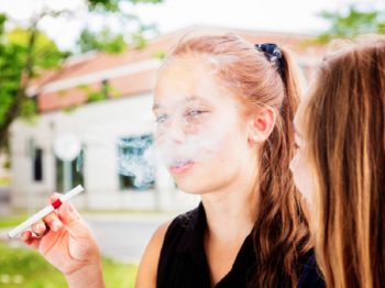 Η Νέα Ζηλανδία θέλει να απαγορεύσει το κάπνισμα για την επόμενη γενιά - «Παράνομο έως το 2025»