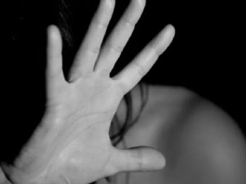 Σεξουαλική παρενόχληση στην Κυψέλη: Της επιτέθηκε μπροστά στον 11χρονο γιο της