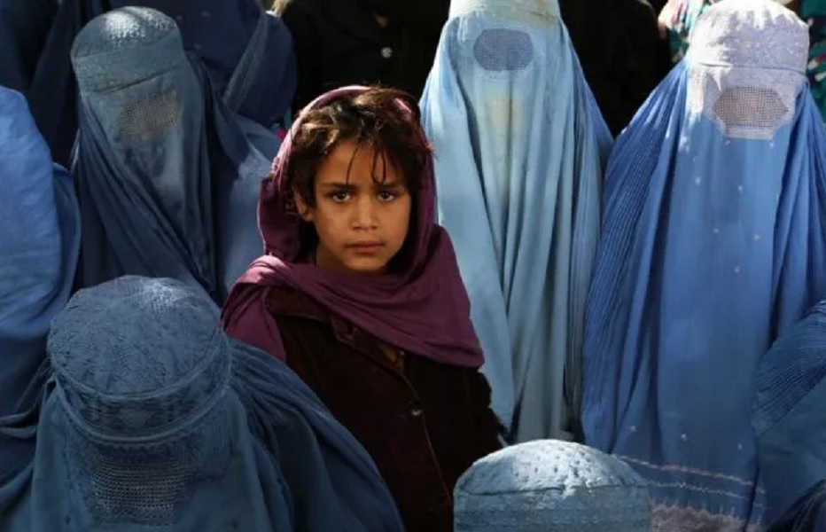Αφγανιστάν: «Αν δεν πουλήσω το νεφρό μου, θα αναγκαστώ να πουλήσω την ενός έτους κόρη μου»