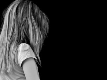 Αυστραλία: Τεράστιο κύκλωμα παιδικής κακοποίησης - Κατηγορίες σε 121 άνδρες, απομακρύνθηκαν 51 παιδιά