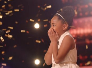 Η 7χρονη που τραγουδούσε επαγγελματικά όπερα στα κουκλάκια της μπήκε στα Ρεκόρ Γκίνες