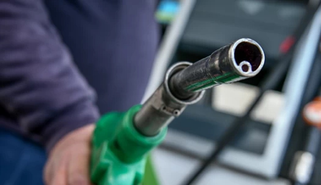 Άνοιξε η πλατφόρμα για το επίδομα βενζίνης - Οι δικαιούχοι του Fuel Pass και οι προϋποθέσεις