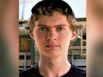 Εξαφανίστηκε στα 16 του: Τρία χρόνια μετά τον εντόπισαν να κοιμάται έξω από ένα βενζινάδικο
