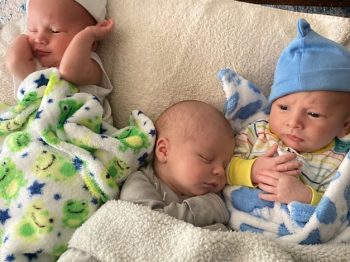 Δίδυμες αδελφές γέννησαν γιους ίδια ημέρα και σχεδόν ίδια ώρα- και η μία έκανε δίδυμα