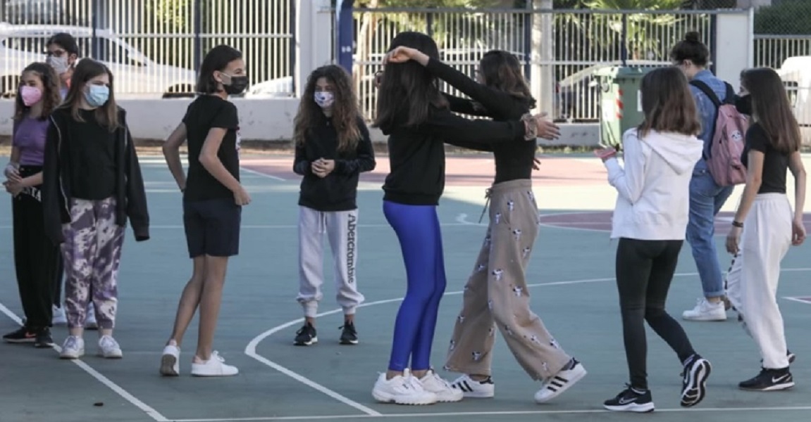 Παγώνη: Επιστροφή στα σχολεία χωρίς μάσκες - Μολυσματική η "Κένταυρος", αλλά δεν προκαλεί θανάτους