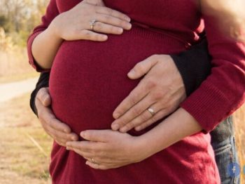 Έρευνα δείχνει έλλειψη ενημέρωσης και λανθασμένες αντιλήψεις σε θέματα γονιμότητας