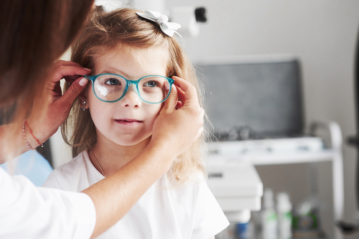 Παιδίατρος - 7 σημεία κακής όρασης στα παιδιά