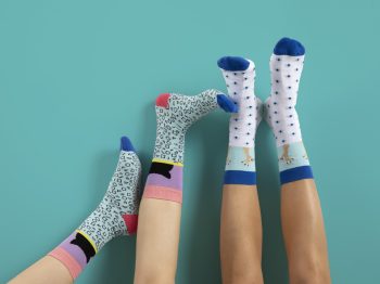 Together We Create «Ζεστά Πόδια – Ζεστή Καρδιά»: Συλλεκτικά CHARMing Socks για καλό σκοπό!