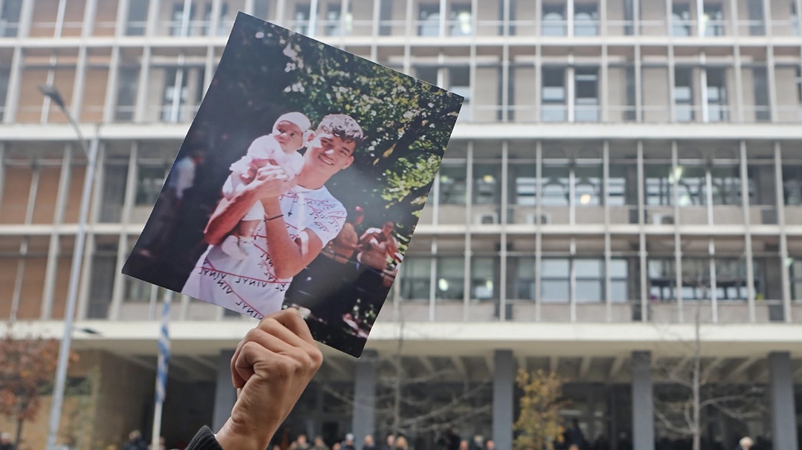 Πέθανε ο 16χρονος Ρομά που πυροβολήθηκε από αστυνομικό στη Θεσσαλονίκη