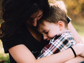 Όταν αρρωσταίνει ένα υπερευαίσθητο παιδί: Μια μαμά δίνει τα καλύτερα tips φροντίδας