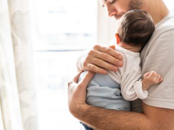 Τι συνέβη όταν άφησα το 2 μηνών μωρό μου μόνο του με τον άντρα μου;