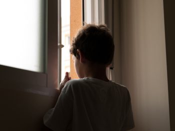 53χρονος κακοποιούσε σεξουαλικά τα τρία ανήλικα ανίψια του - Η "εγκληματική αμέλεια" των γονιών
