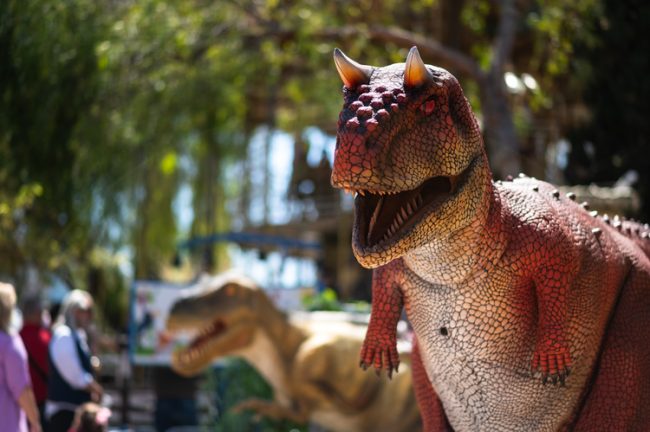 Ημέρες Δεινοσαύρων: Το Kidom υποδέχεται τους πιο ζωντανούς Δεινόσαυρους που έχετε δει ποτέ!