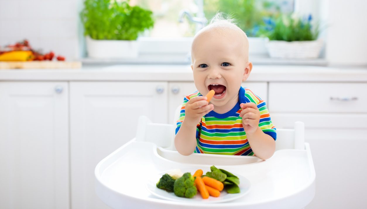 Μωρό και στερεές τροφές: Το κόλπο που πρέπει να ξέρουν οι γονείς για να αποφύγουν τον πνιγμό σύμφωνα με μια διασώστρια