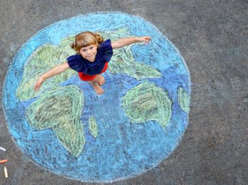 Η δημιουργία του κόσμου: Ένα εκπληκτικό βίντεο για όλα τα παιδιά από το Ειδικό Σχολείο Κωφών και Βαρηκόων Πάτρας