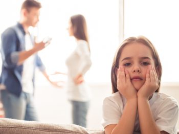 Πώς ένα διαζύγιο επηρεάζει αρνητικά τα παιδιά; 10 ενήλικες εξηγούν πώς ένιωθαν ως παιδιά χωρισμένων γονιών