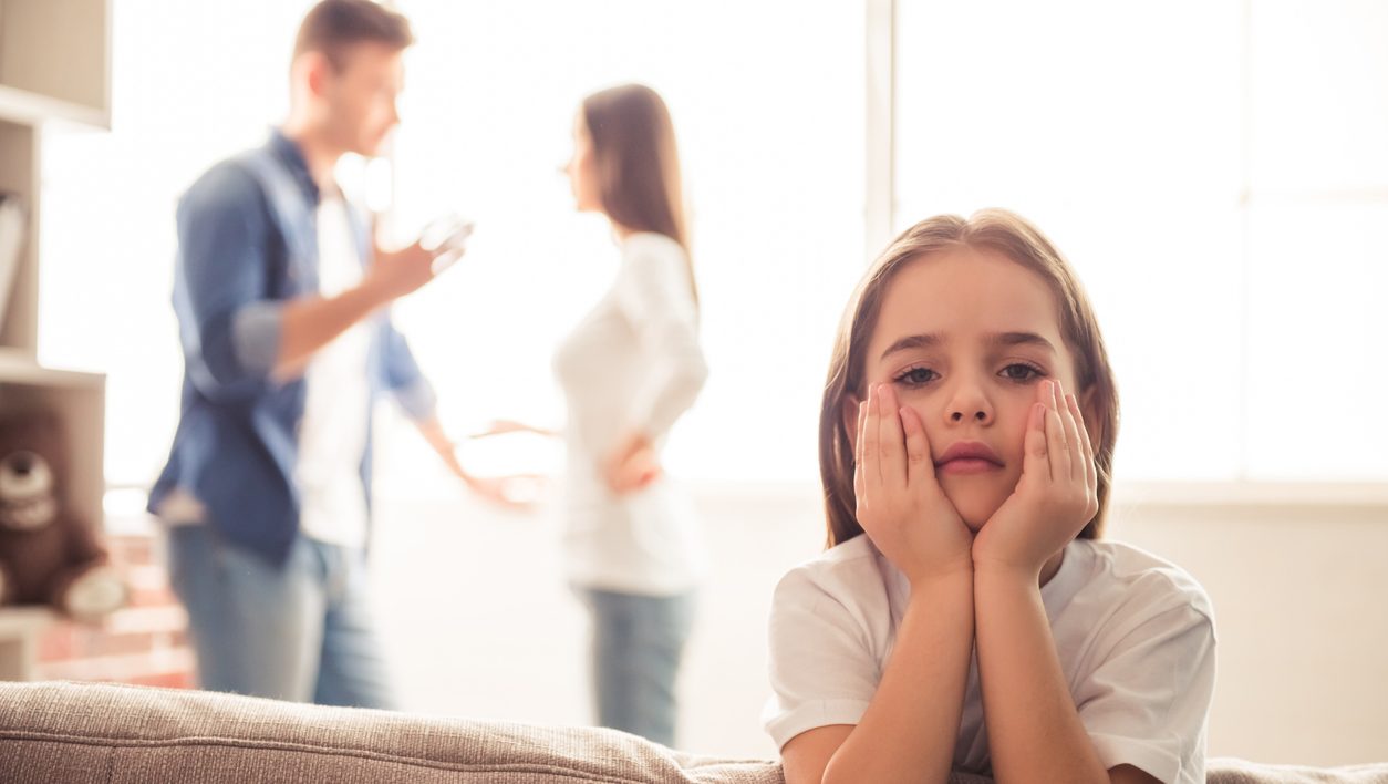 Πώς ένα διαζύγιο επηρεάζει αρνητικά τα παιδιά; 10 ενήλικες εξηγούν πώς ένιωθαν ως παιδιά χωρισμένων γονιών