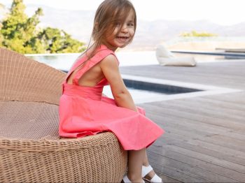 Το πιο cute και στιλάτο ελληνικό brand με παιδικά ρούχα που μοιάζει με κουκλόσπιτο ήρθε και στη Γλυφάδα