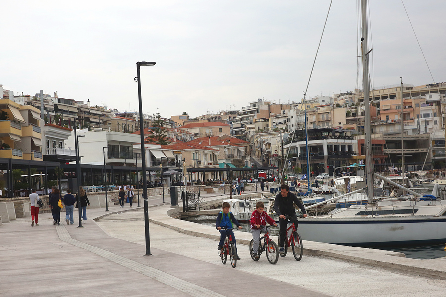"Lets Walk Piraeus": Μια ξεχωριστή βόλτα και πάρτι με μουσική στον Πειραιά για τη Γιορτή του πατέρα